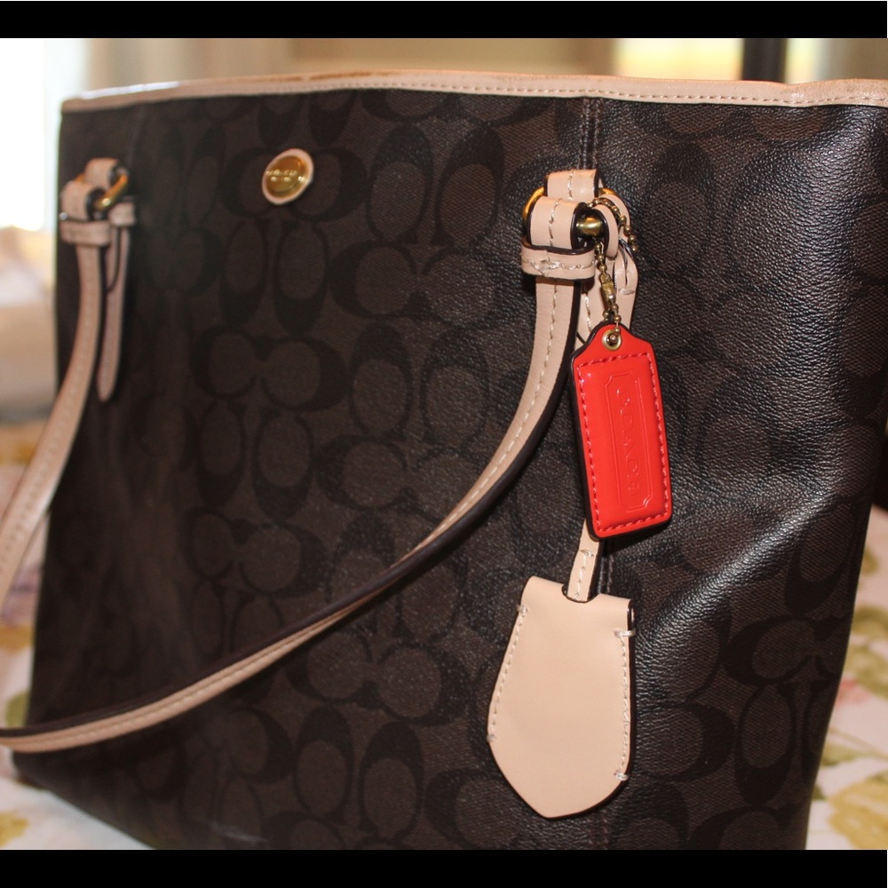 Coach signature city brown logo zip top tote